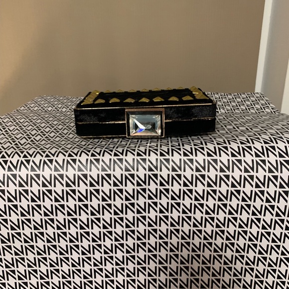 La Sera By Franchi Velvet with Gold Grommet Purse - Picture 4 of 9